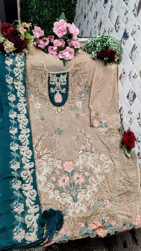 Pakistani Suits - Pakistani Suits Online