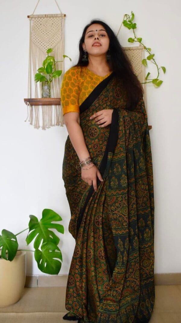 Saree Online Surat - Designer Sarees Rs 500 to 1000