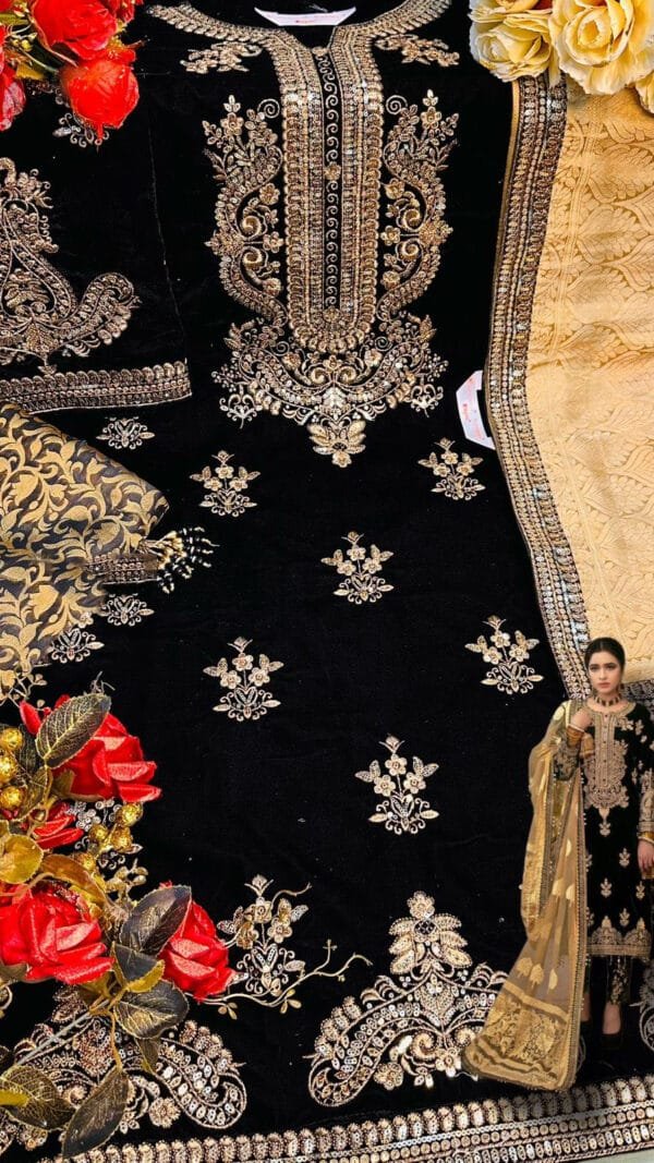 Wedding Pakistani Suits - Pakistani Suits Online