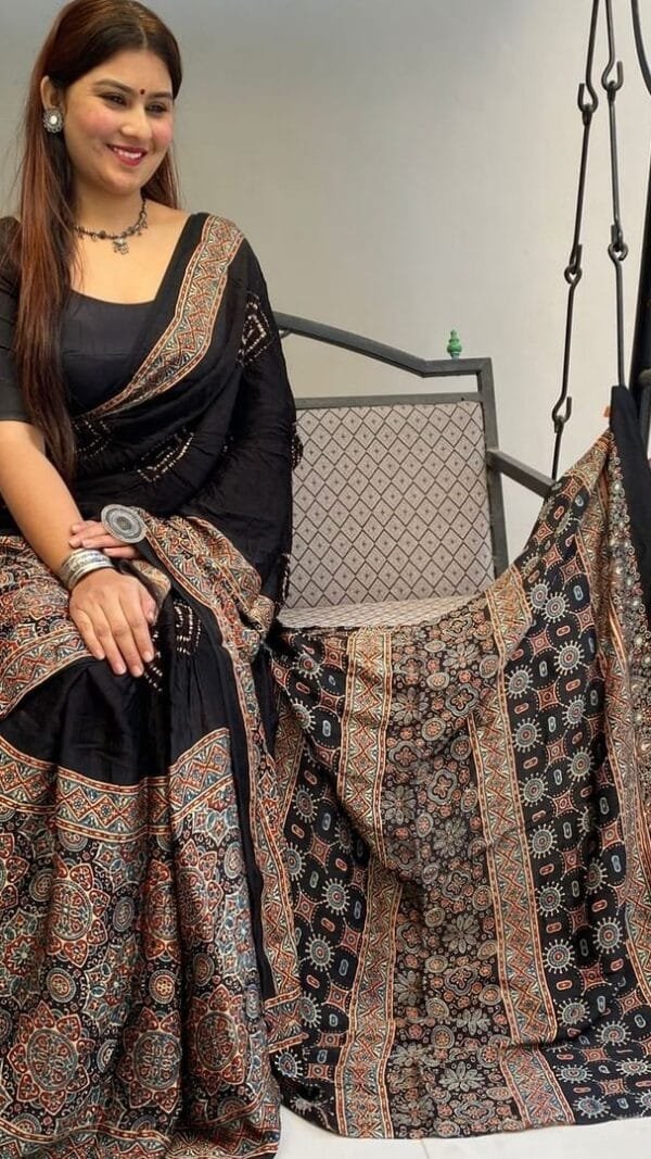 कांजीवरम साड़ी Price - Designer Sarees Rs 500 to 1000