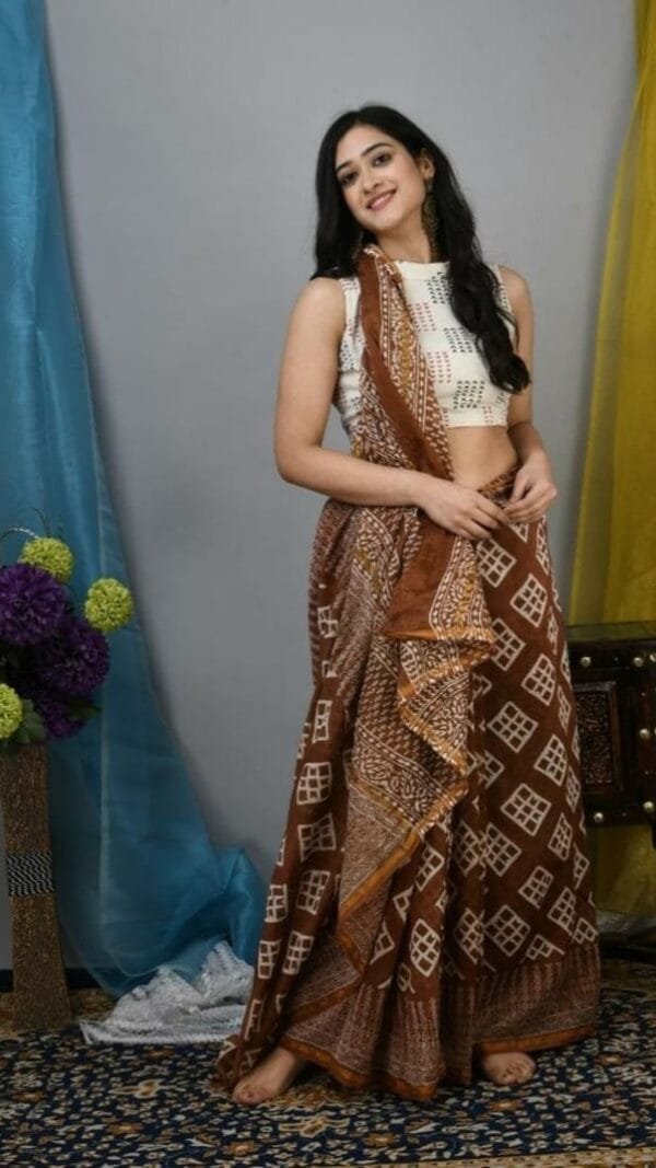 कांजीवरम साड़ी Price - Designer Sarees Rs 500 to 1000