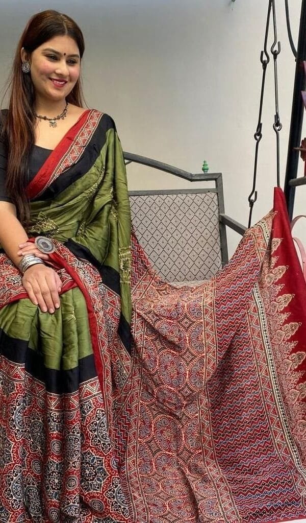 न्यू साड़ी - Designer Sarees Rs 500 to 1000