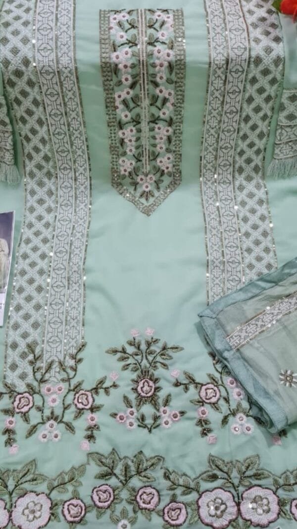 Fashion Naari Pakistani Suits