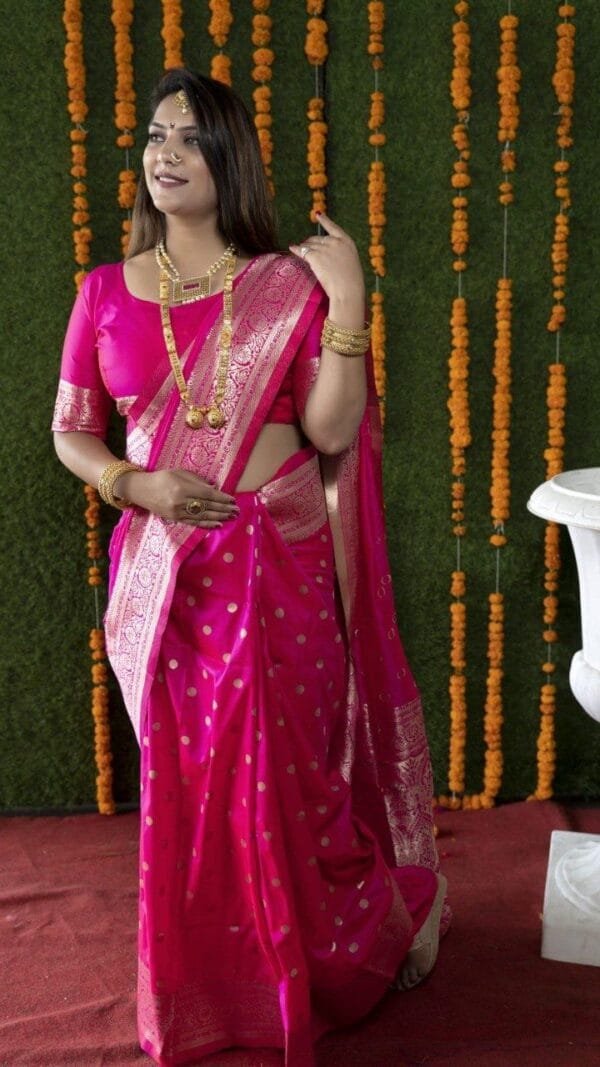 Nearby Saree Shop - Designer Sarees Rs 500 to 1000