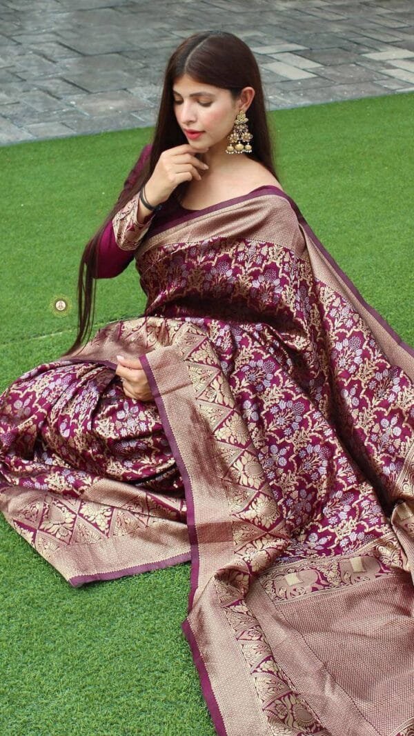 Online Saree Shopping Surat - Designer Sarees Rs 500 to 1000