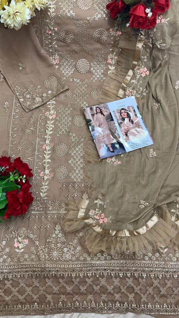 Pakistani Suits Buy Online