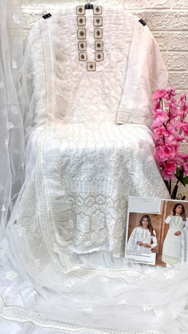 Pakistani Suits In Delhi Wholesale