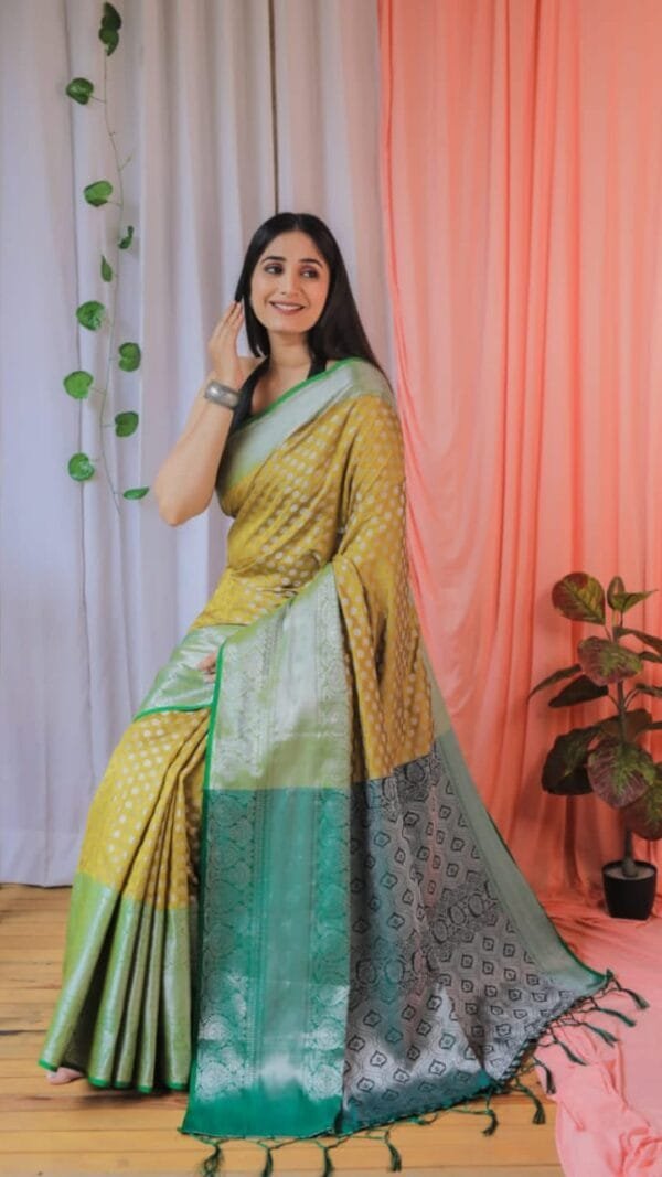 Saree Online Collection - Designer Sarees Rs 500 to 1000