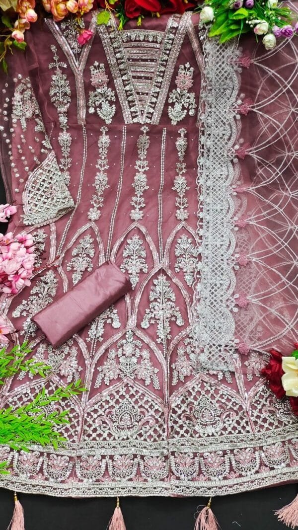 Wholesaler Of Pakistani Suits In Delhi