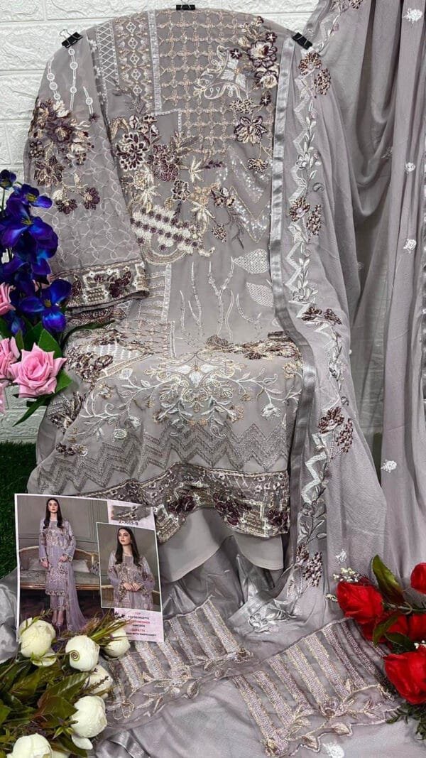 Wholesaler Of Pakistani Suits In Delhi