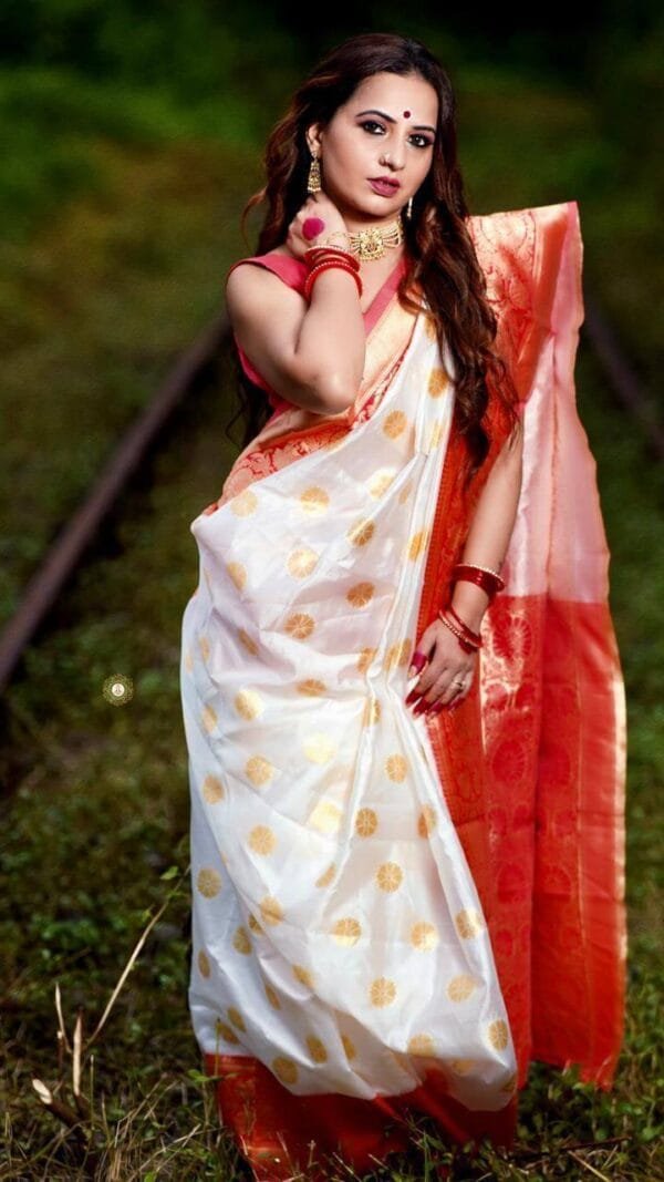 साड़ी सेल - Designer Sarees Rs 500 to 1000