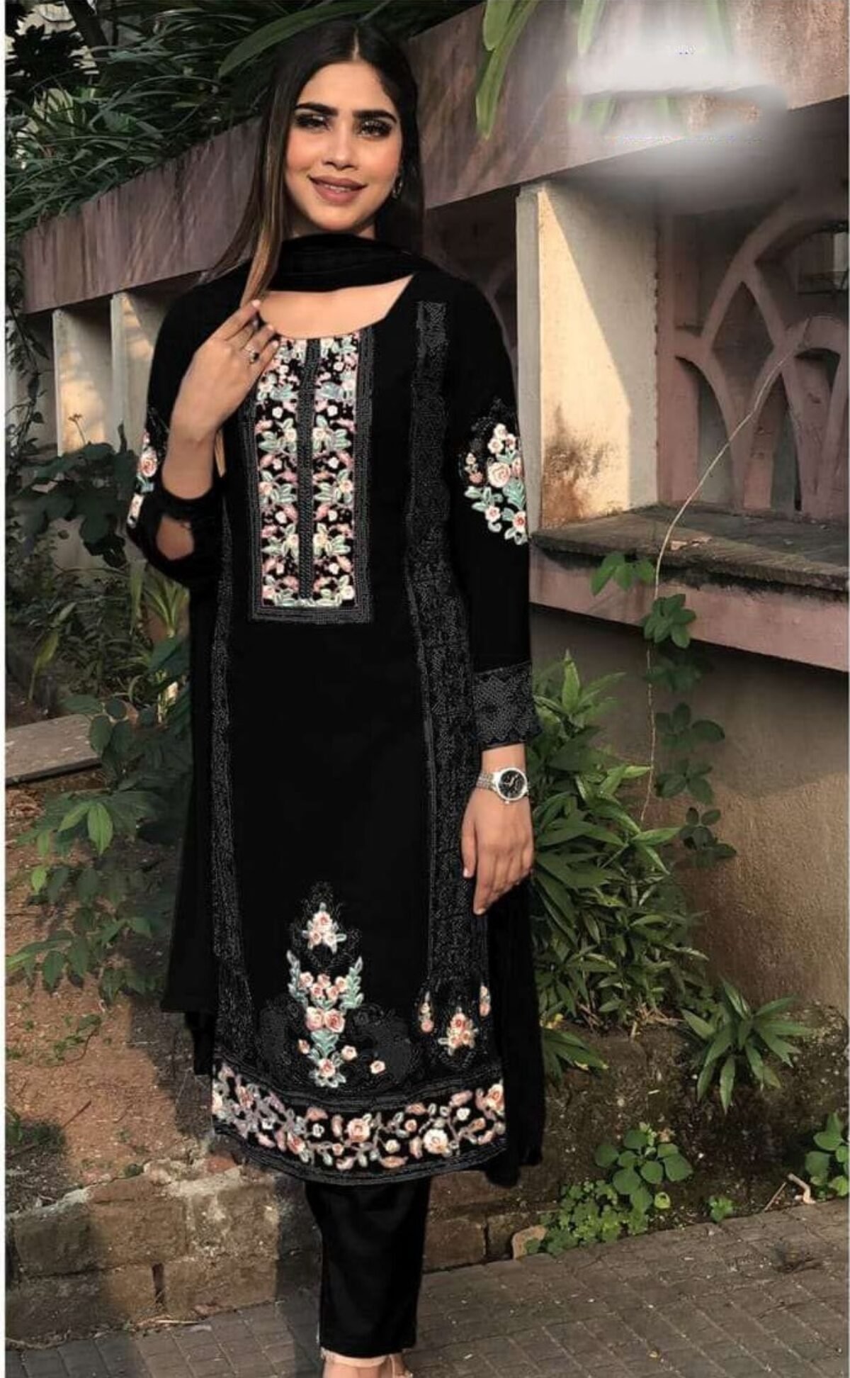 Pakistani Fashion Party Wear Indian Dresses | Pakistani Dress Design |  Indian … | Long sleeve floral maxi dress, Pakistani formal dresses, Stylish  dresses for girls