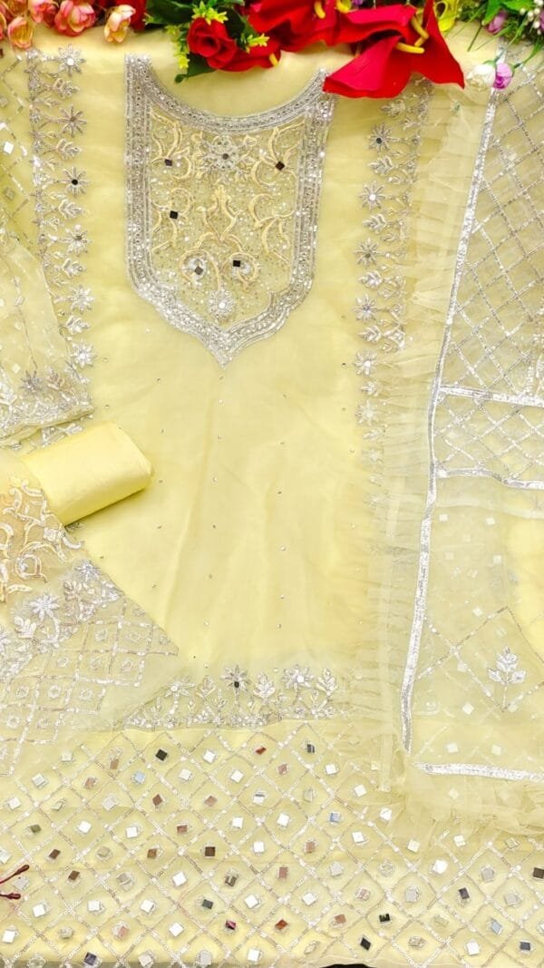 Pakistani Dress Design Photo - Pakistani Suits