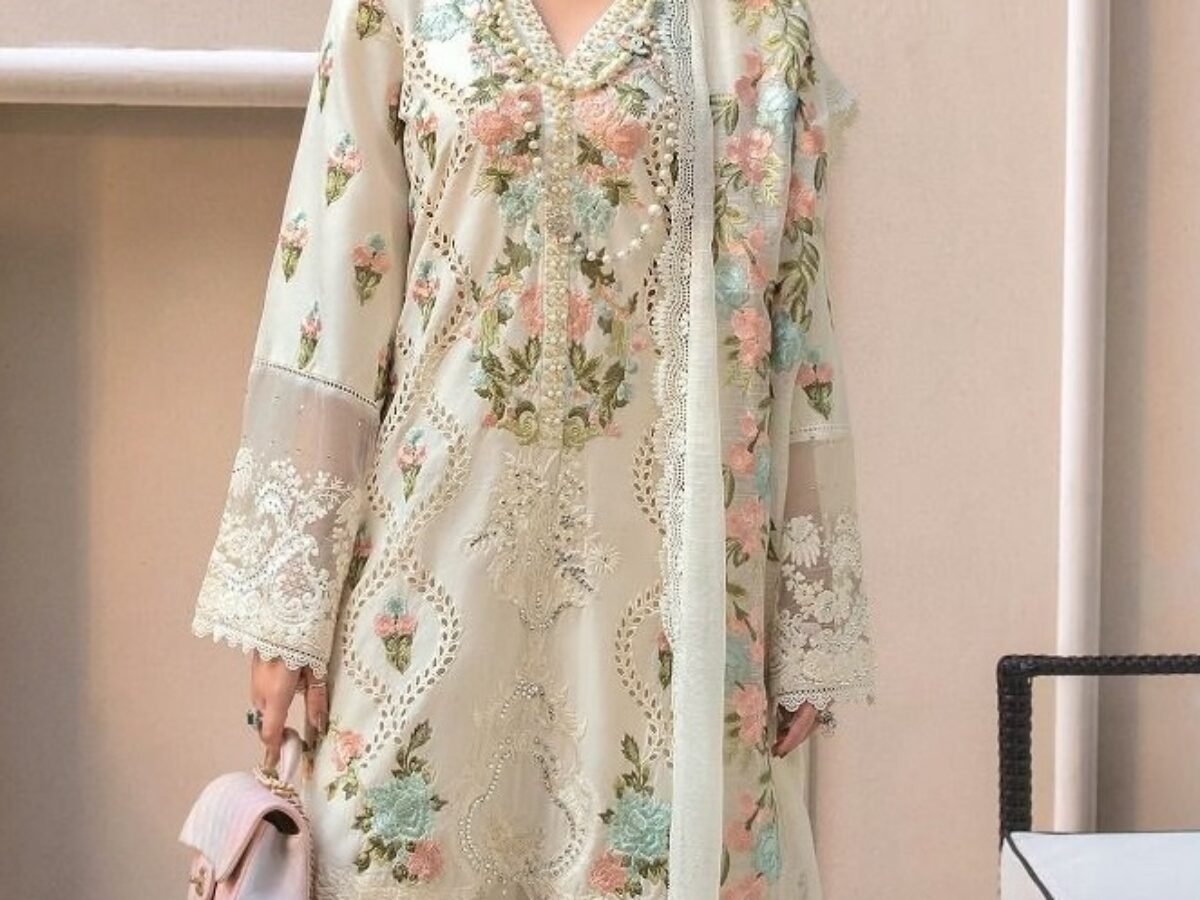 Pakistani Dress On Pinterest - Pakistani Suits - SareesWala.com