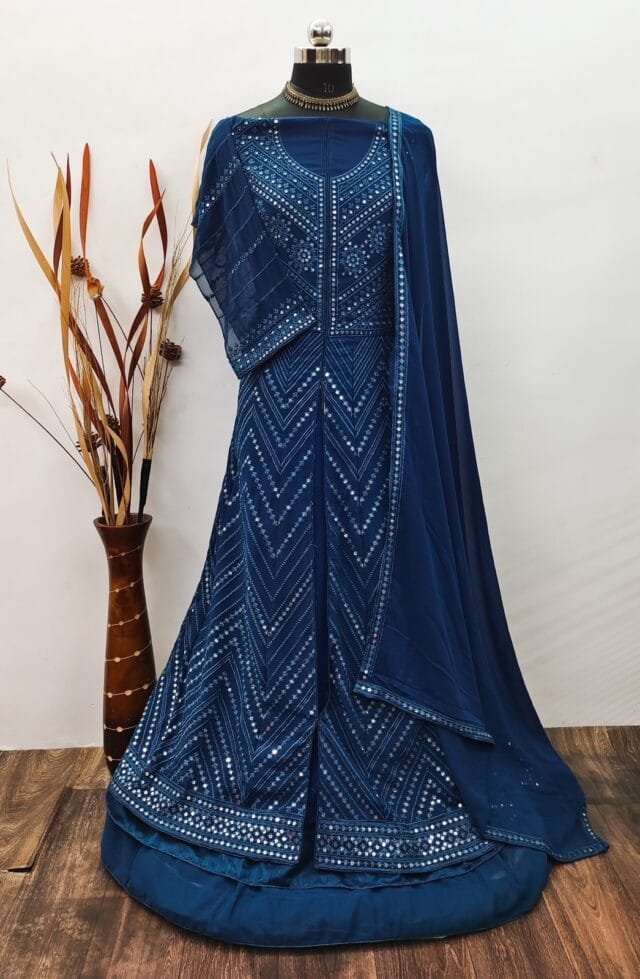 Pakistani Suits Design 2023- Pakistani Suits