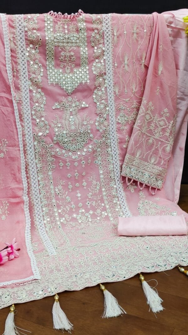 Pakistani Suits In Surat - Pakistani Suits