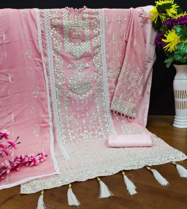 Pakistani Suits In Surat - Pakistani Suits