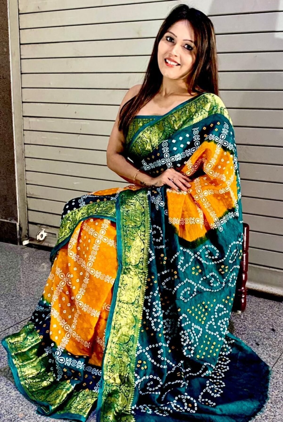 Green Patola Silk Sarees for Indian Women, Designer wedding Saree, Fre –  Vara Vastram