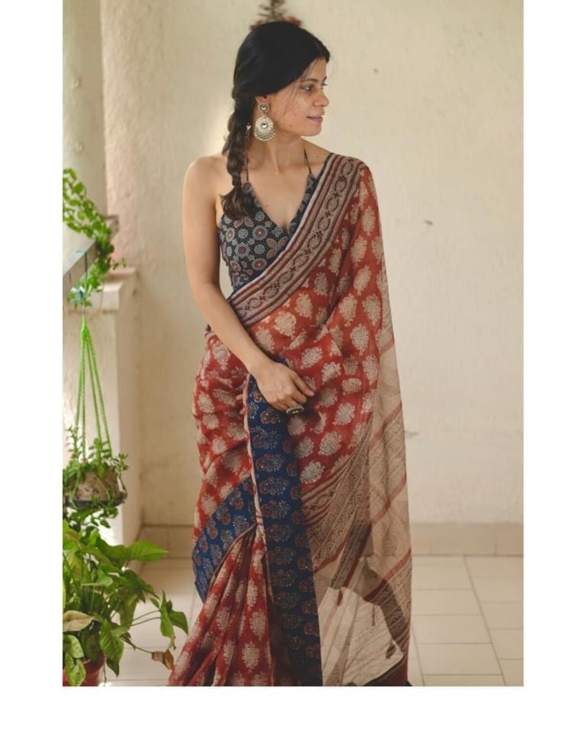 Saree Rental - Designer Sarees Rs 500 to 1000 - SareesWala.com