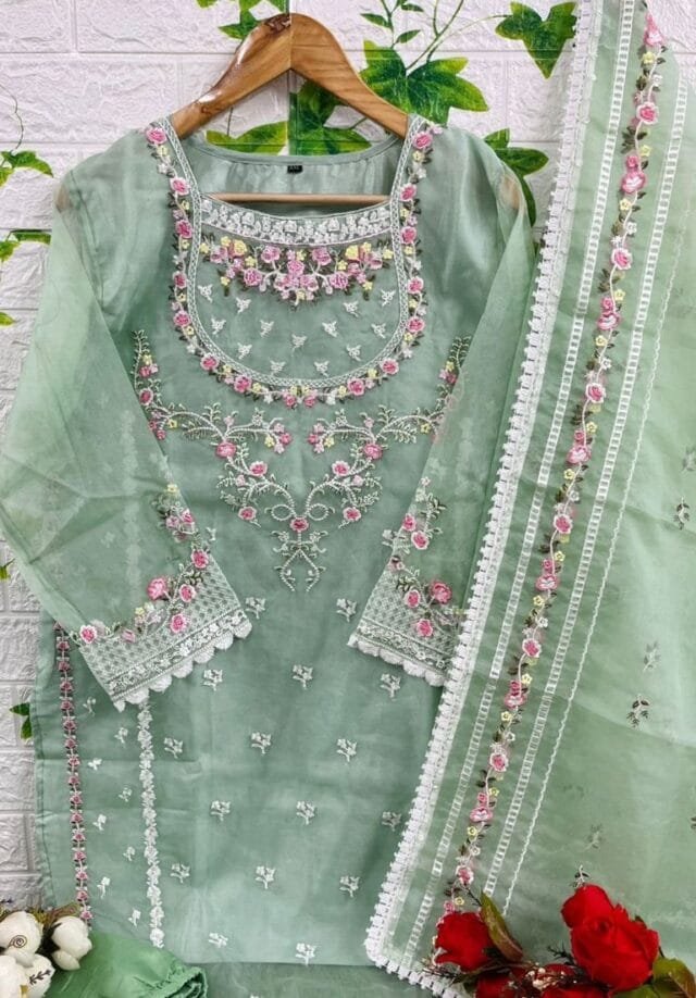 Designs Of Pakistani Suits - Pakistani Suits Online