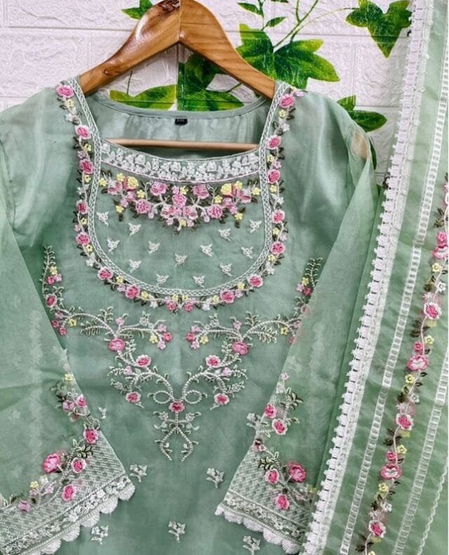 Designs Of Pakistani Suits - Pakistani Suits Online