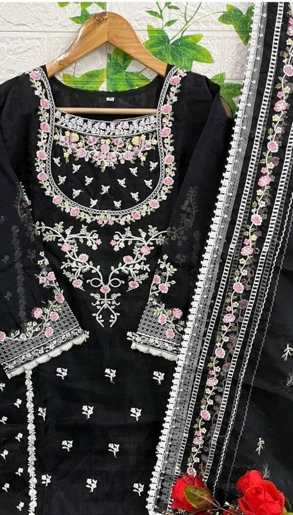 Pakistani Suits Designers - Pakistani Suits Online
