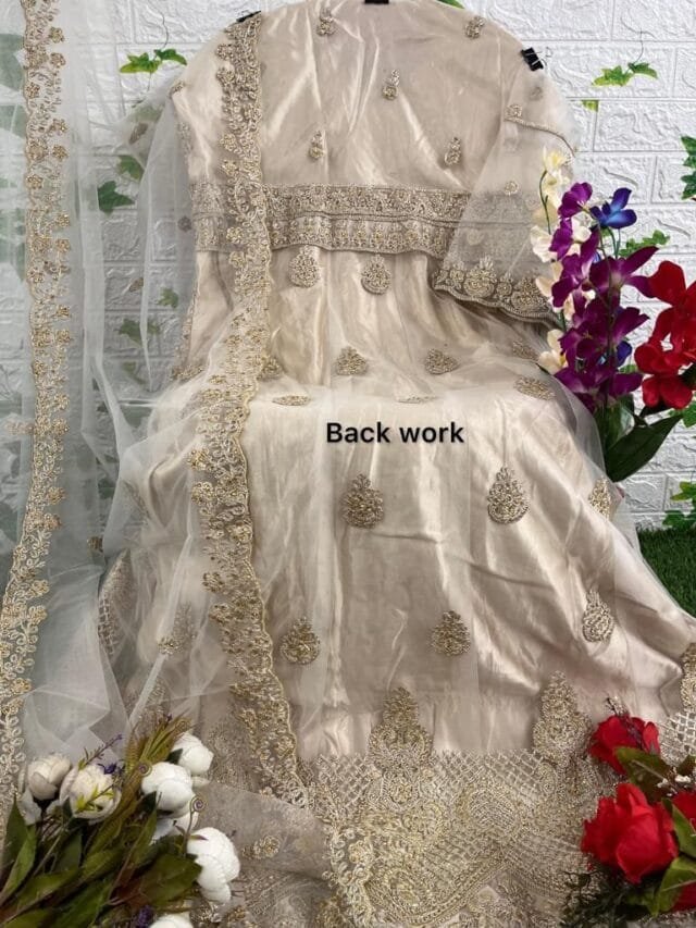 Pakistani Suits Wholesale In Dubai