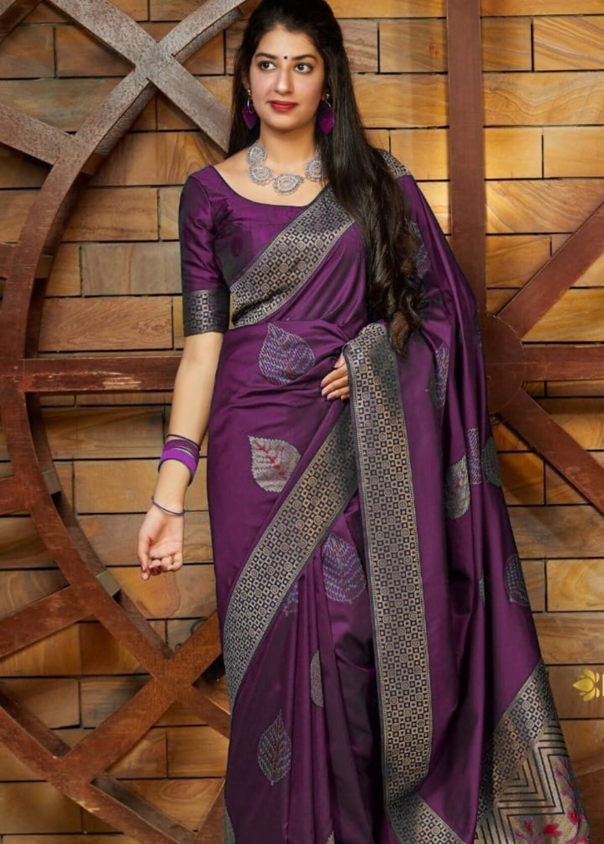 Silk saree hotsell boutique online