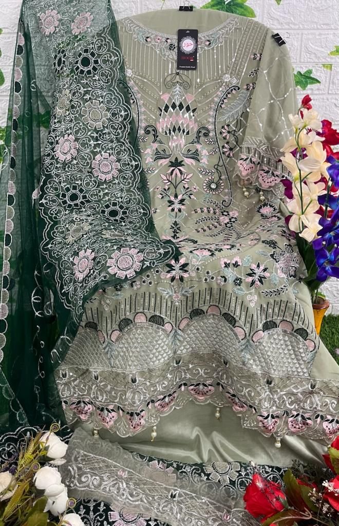 Tips on Buying the Best Pakistani Salwar Kameez Dress Online? – Lashkaraa