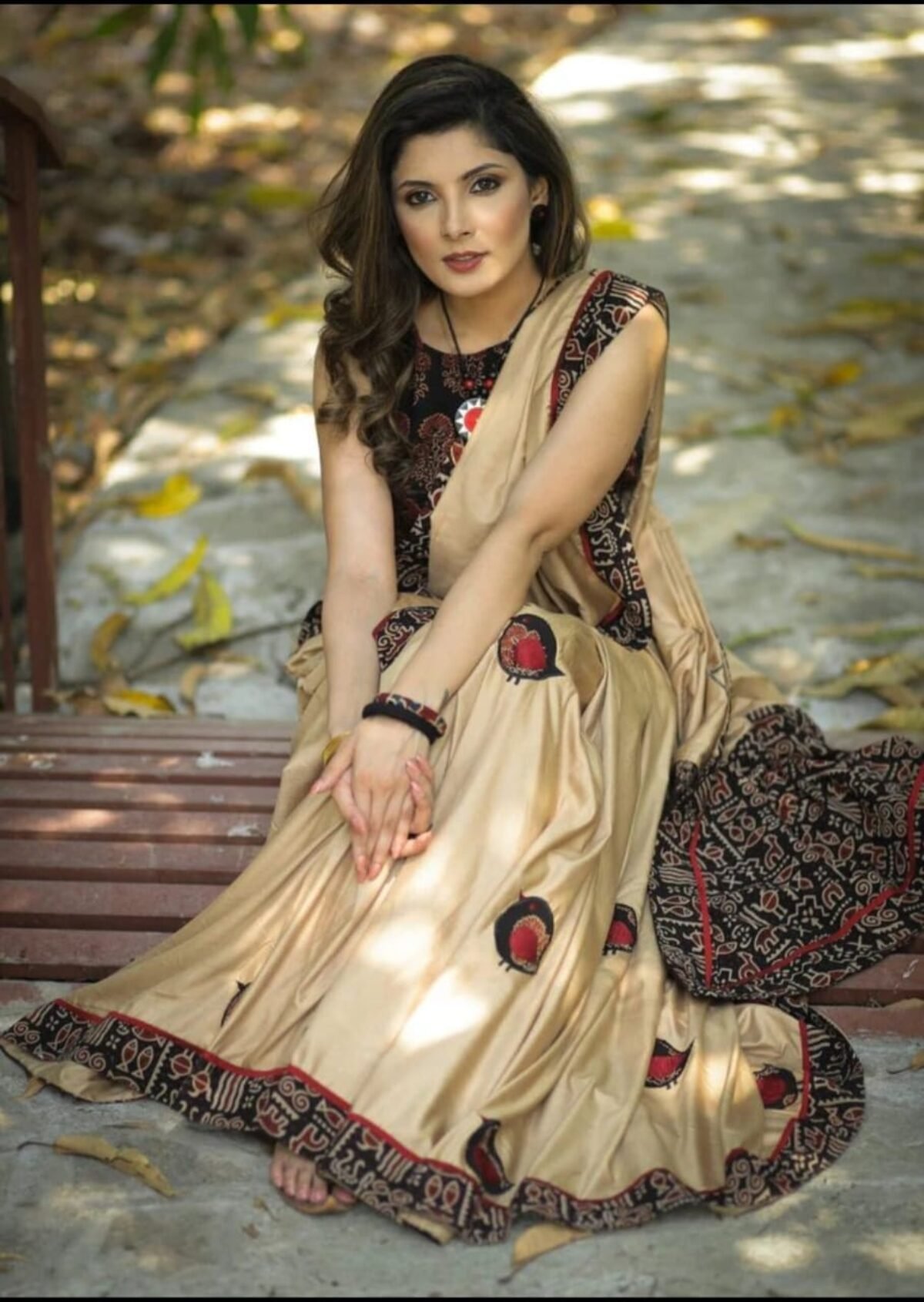 Saree Crossdressing Stories - Designer Sarees Rs 500 to 1000 -  SareesWala.com