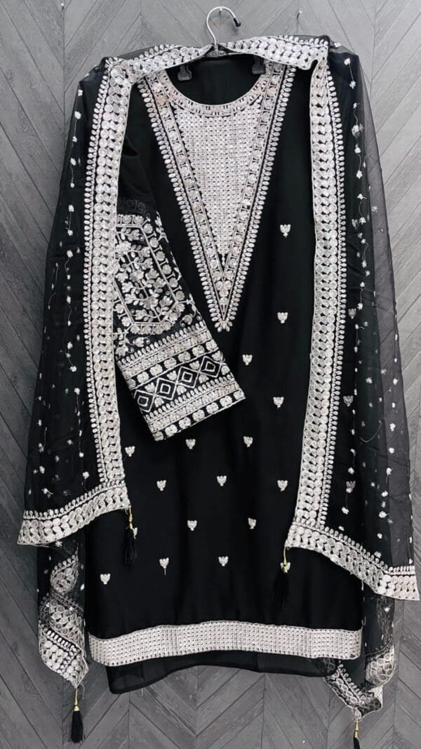 Best Modern Pakistani Clothes | USA