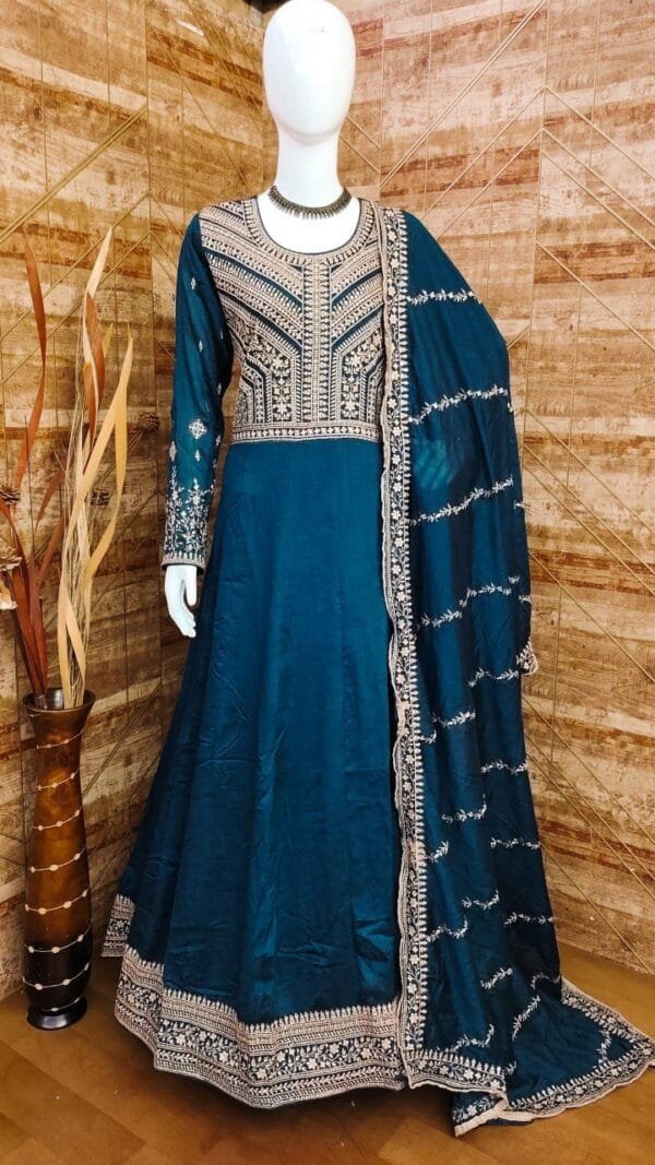Best Pakistani Dresses In Dubai