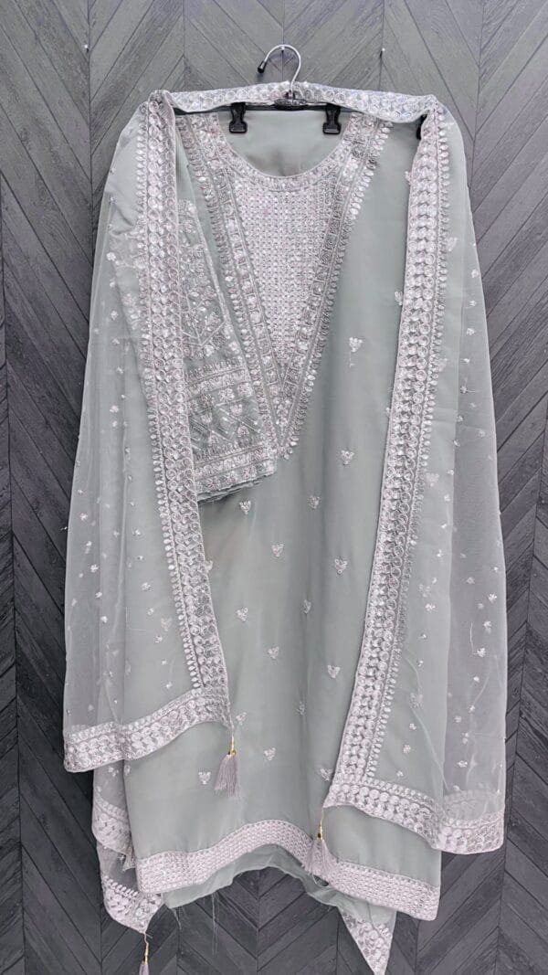 Best Ready To Ship Pakistani Clothes | USA