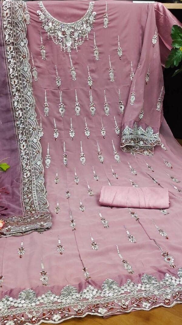 Best Ready To Wear Pakistani Clothes | USA