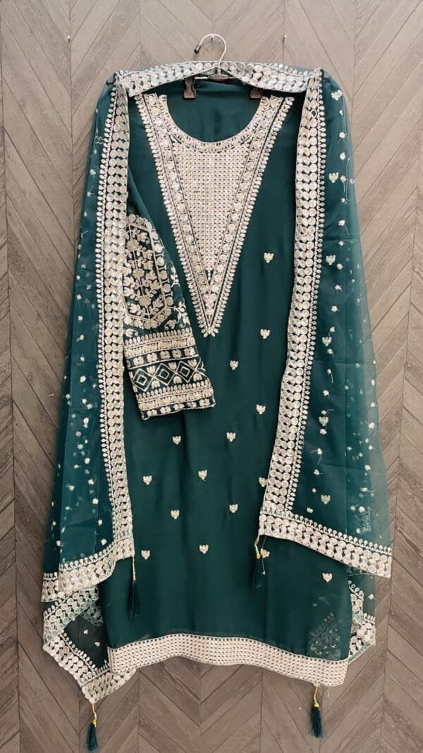 Best Selling Pakistani Clothes Online | USA