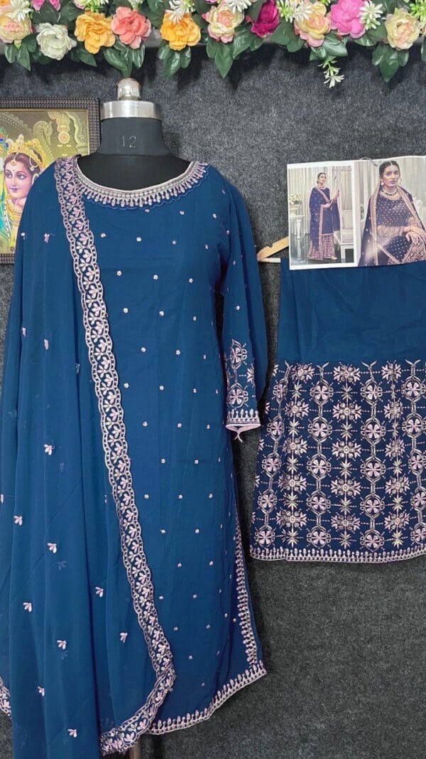 Pakistani Ladies Suits In Dubai