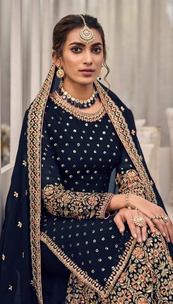 Pakistani Ladies Suits In Dubai