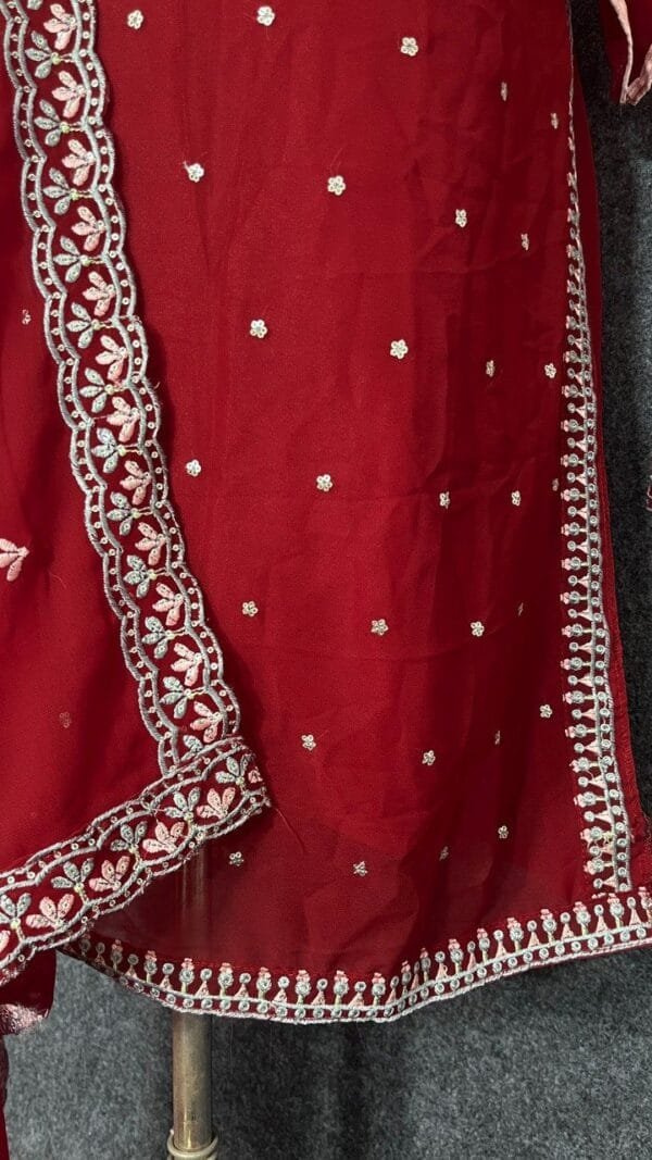 Pakistani Salwar Design 2023