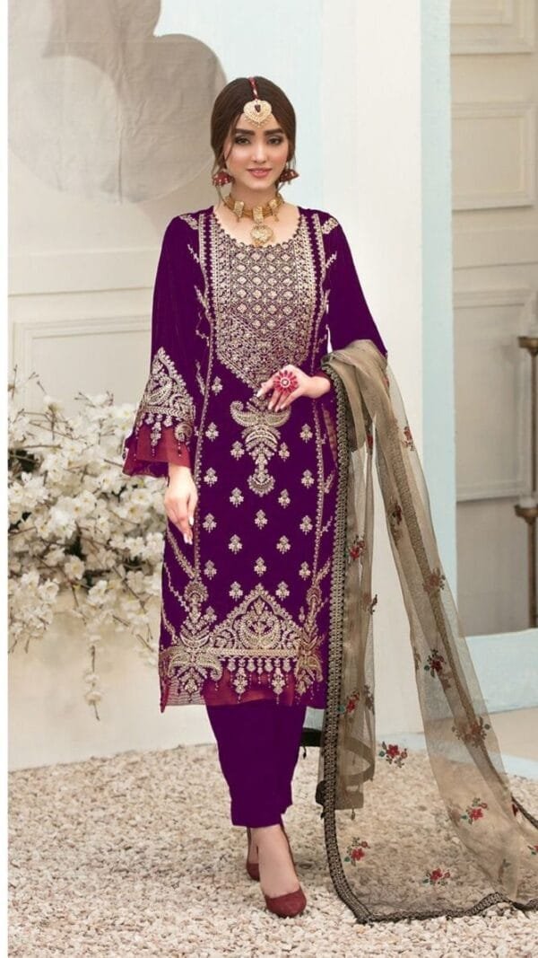 Pakistani Salwar Kameez Design 2023