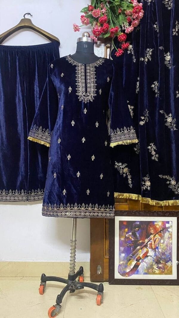 How Much UK Pakistani Clothes Online Faisalabad