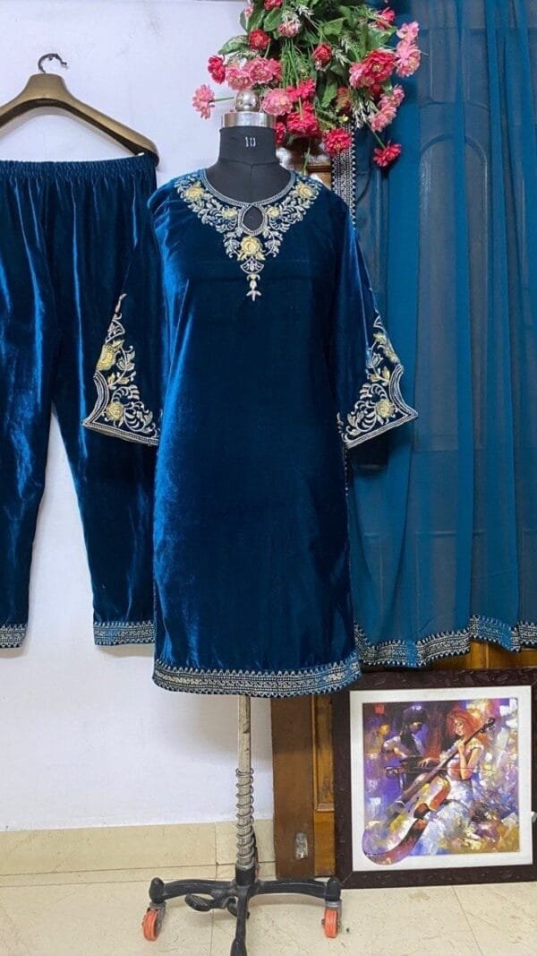 Lilac Pakistani Suits UK