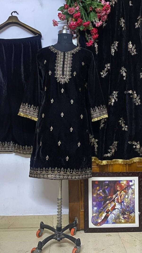 Pakistani Clothes UK Eid