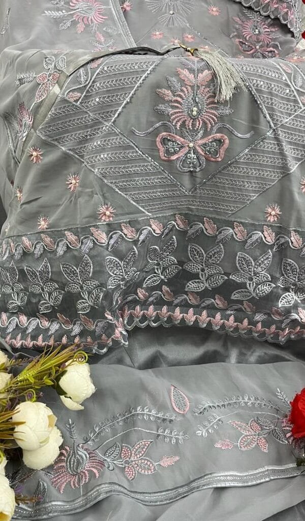 Pakistani Dress In UK Online