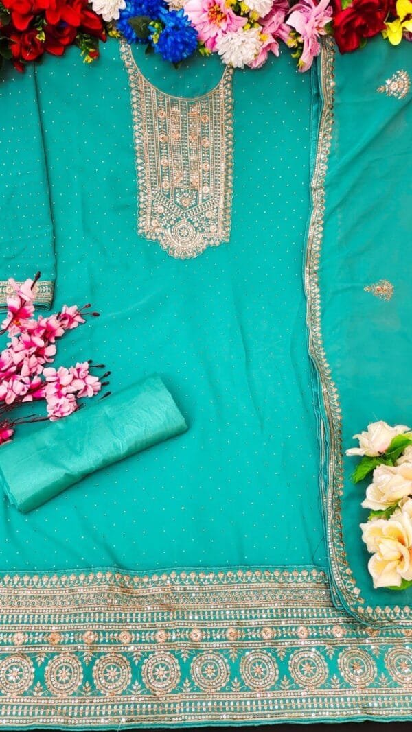 Pakistani Lawn Suits In UK