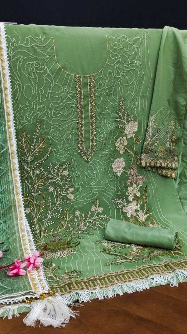 Pakistani Suits 2023 UK