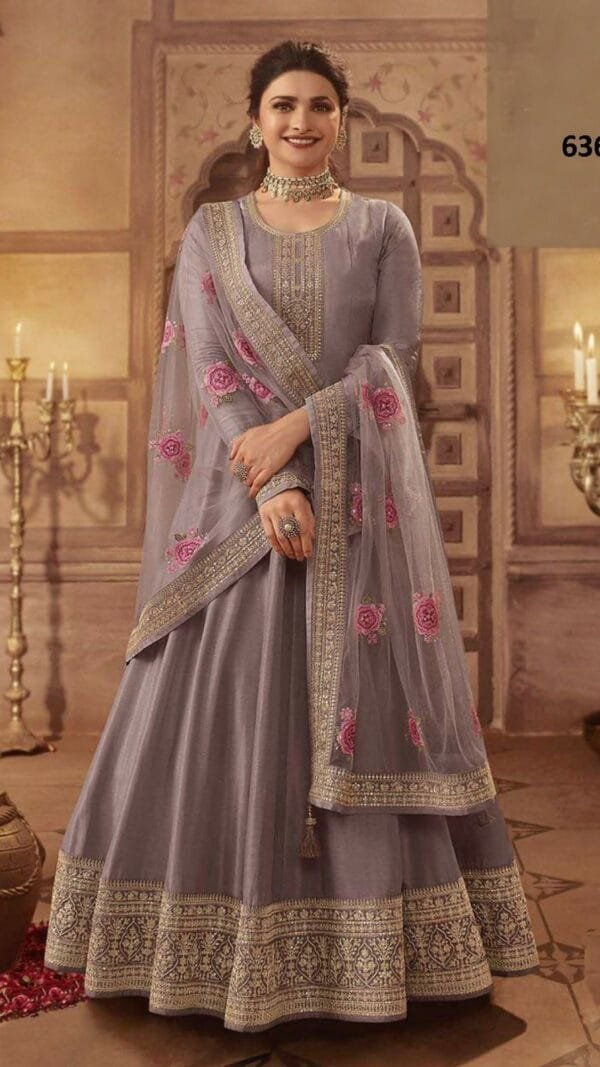 Pakistani Suits Online In UK