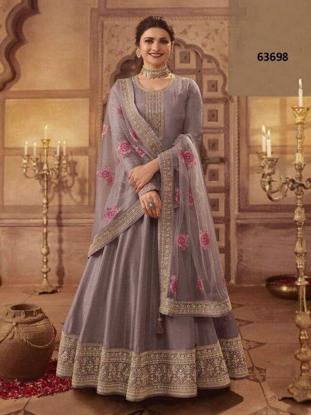 Pakistani Suits Online In UK