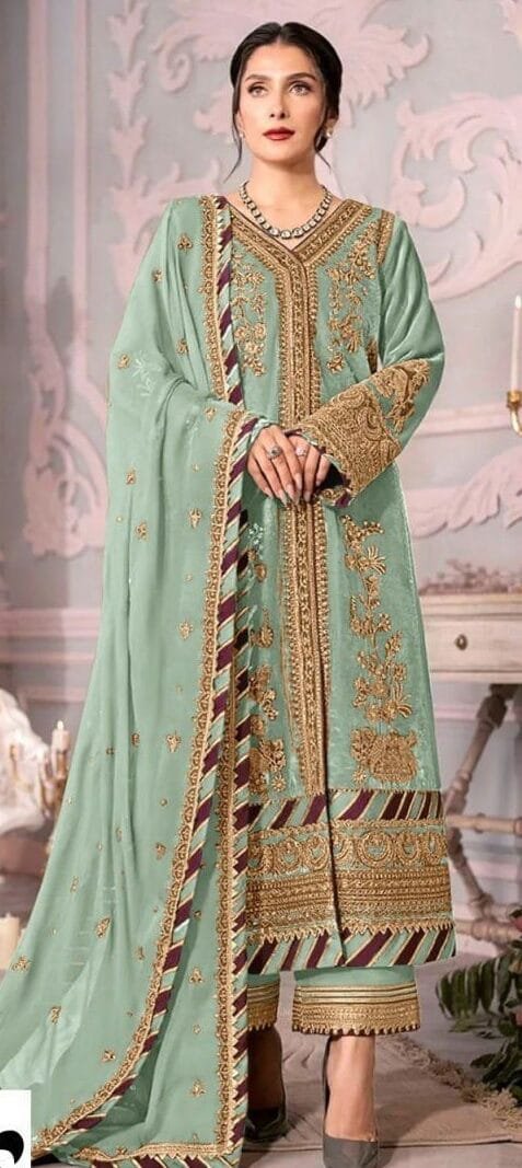 Pakistani Suits Online In UK