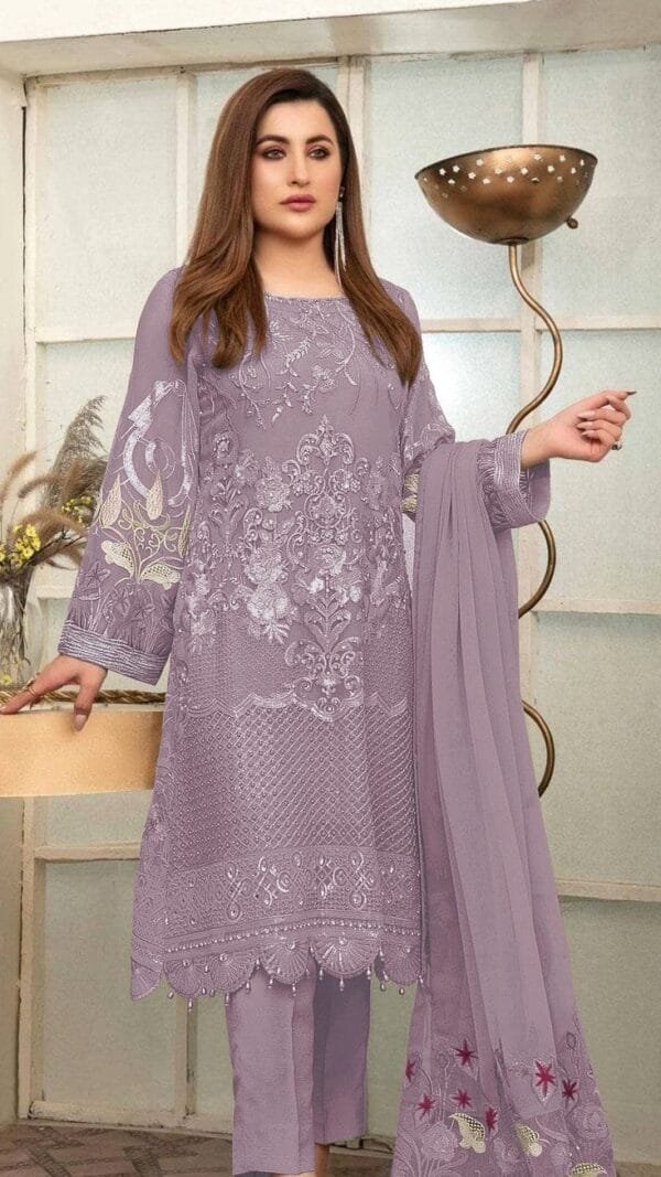 Pakistani Suits UK In Online