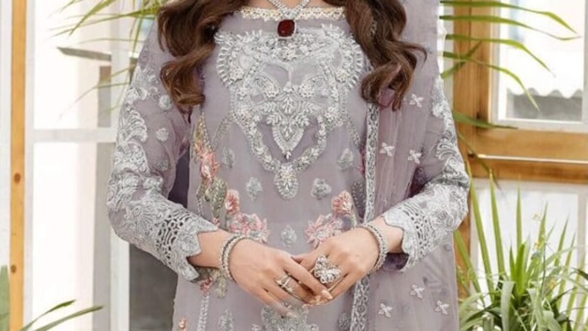 Pakistani winter suits outlet uk